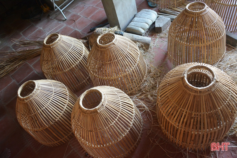 Đan nơm - nghề phụ, niềm vui chính của người dân Yên Mỹ