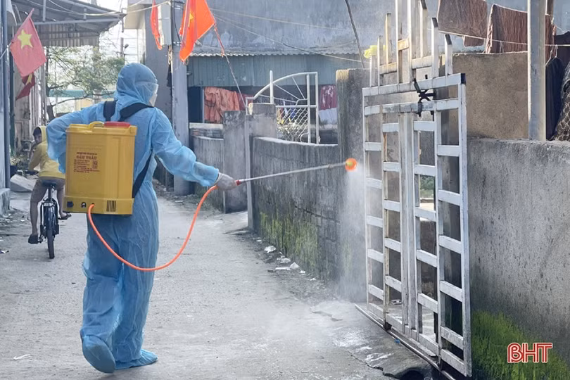 Ngành Y tế Hà Tĩnh nỗ lực vượt khó, chăm sóc sức khỏe cho Nhân dân