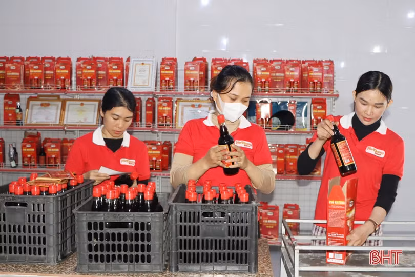 Cơ sở sản xuất sản phẩm OCOP Hà Tĩnh tất bật tăng ca phục vụ thị trường tết