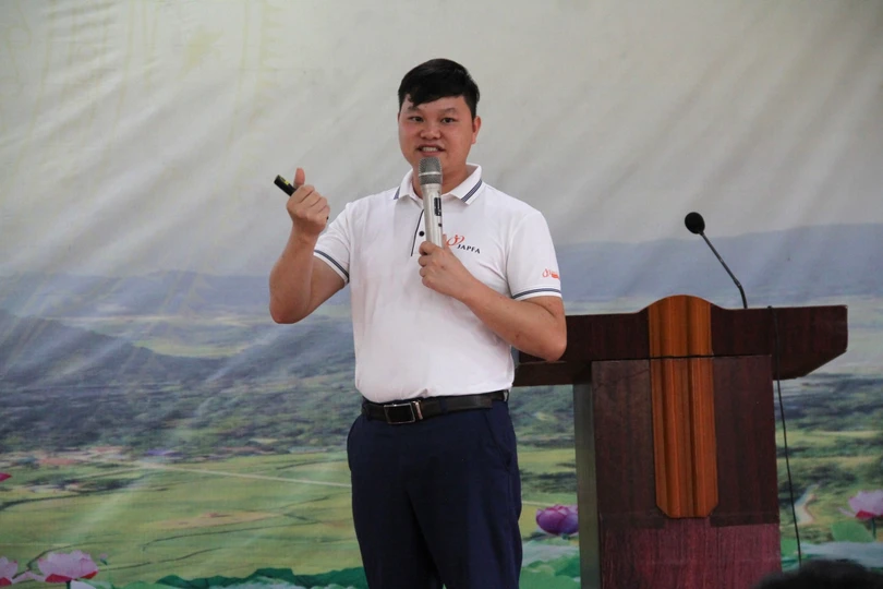 Japfa Việt Nam trao tặng 10.000 gà giống cho bà con nông dân 