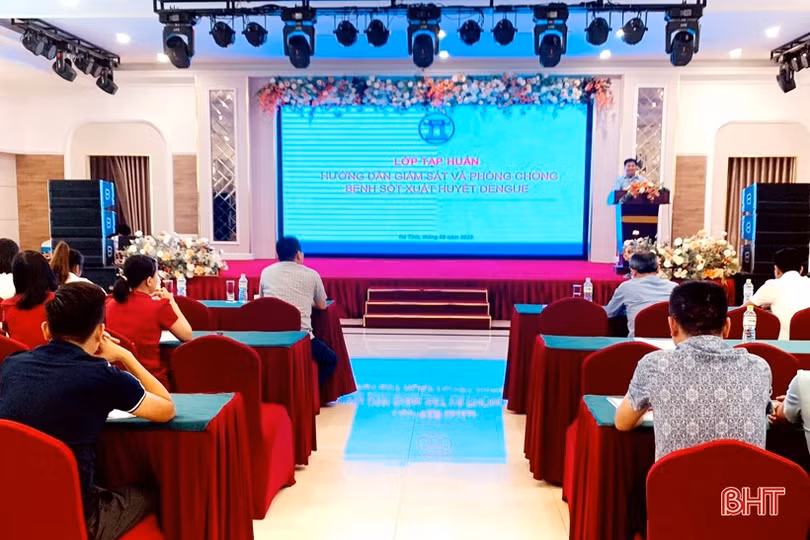 Hơn 100 cán bộ y tế được hướng dẫn giám sát phòng, chống sốt xuất huyết