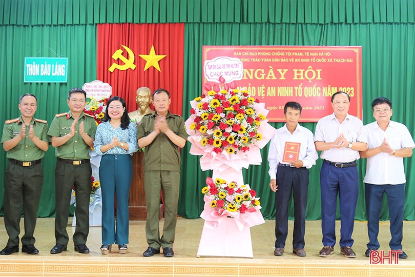 Lãnh đạo tỉnh chung vui “Ngày hội toàn dân bảo vệ an ninh Tổ quốc” tại Thạch Hà