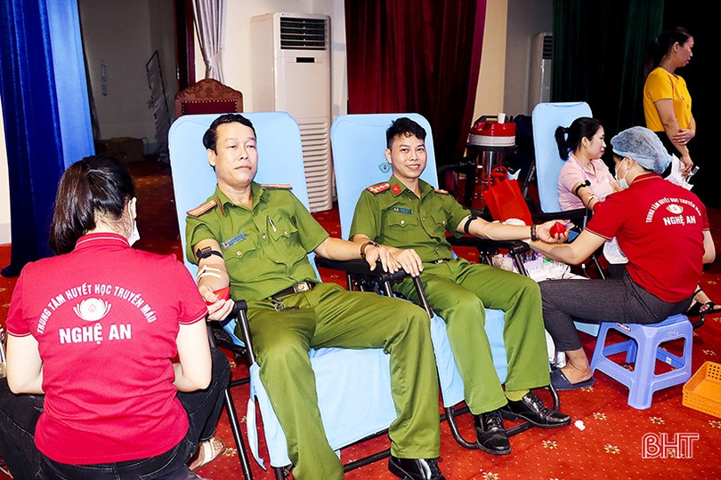 Đức Thọ thu về 300 đơn vị máu trong ngày hội hiến máu tình nguyện