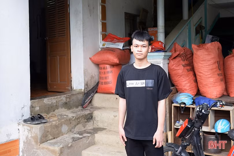 Kịp thời định hướng, hỗ trợ, giúp nam sinh nghèo thực hiện ước mơ vào đại học