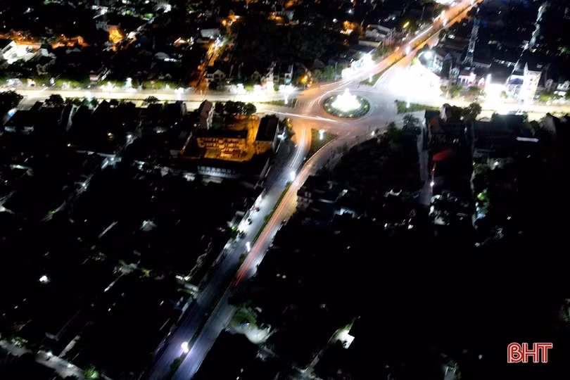 Không có điện chiếu sáng, đường trung tâm thị xã Hồng Lĩnh t iềm ẩn nguy cơ tai nạn giao thông