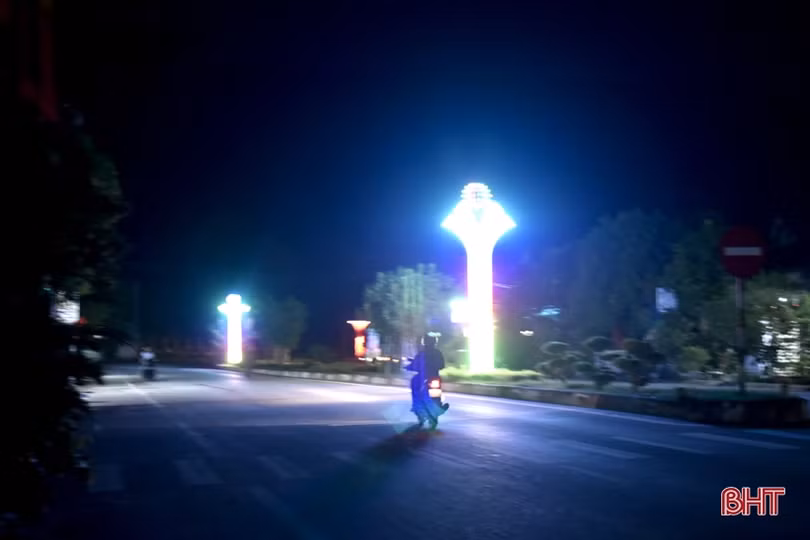 Không có điện chiếu sáng, đường trung tâm thị xã Hồng Lĩnh t iềm ẩn nguy cơ tai nạn giao thông