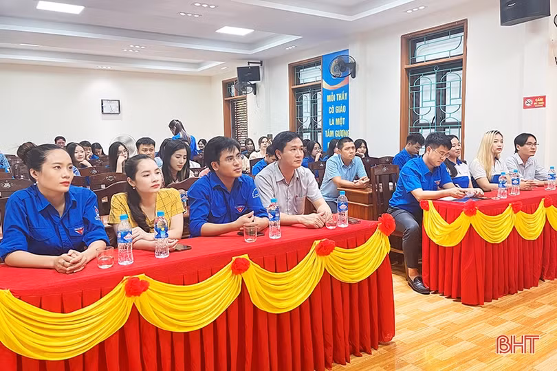 Trao giải Hội thi Olympic Tiếng Anh học sinh, sinh viên lần thứ V