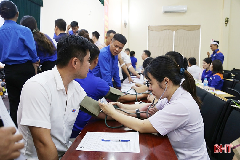 Cán bộ, nhân viên Xăng dầu Hà Tĩnh hiến 66 đơn vị máu tình nguyện