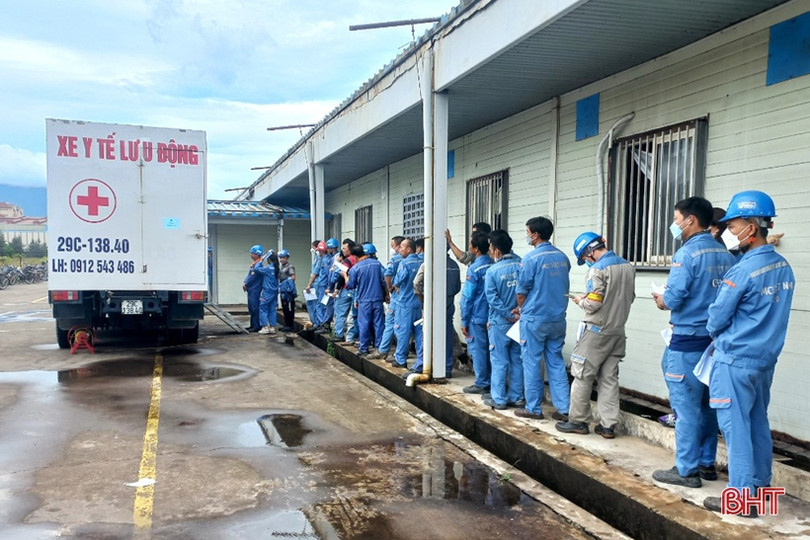 Khám sức khỏe định kỳ cho 1.100 công nhân ở Khu Kinh tế Vũng Áng