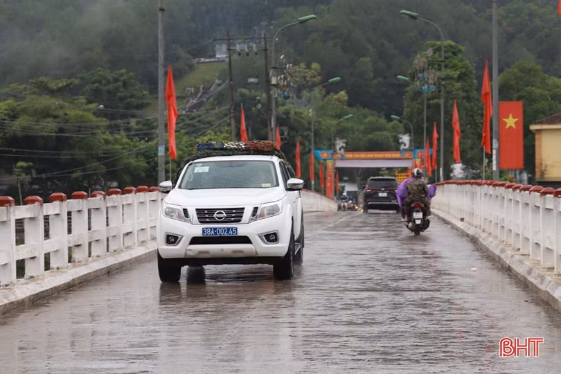 Mặt cầu Hương Đại xuống cấp, gây mất an toàn giao thông