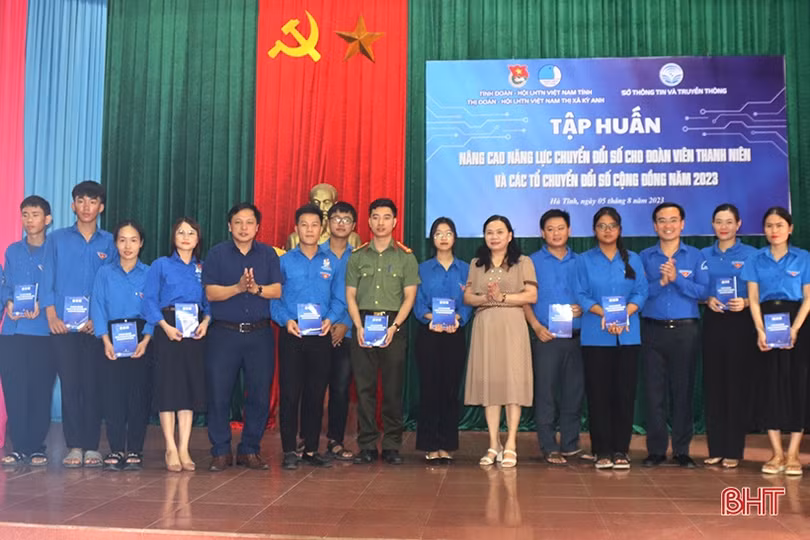 Trang bị kiến thức về chuyển đổi số cho 200 đoàn viên thanh niên TX Kỳ Anh