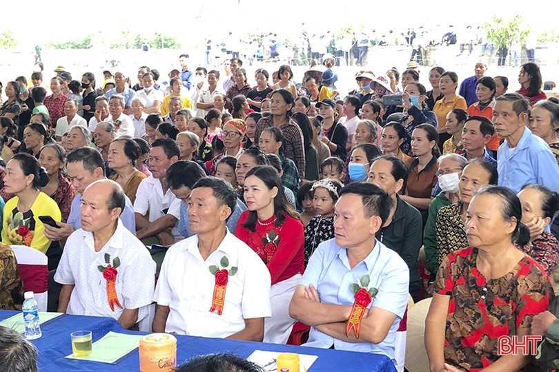 Đón nhận bằng xếp hạng di tích lịch sử văn hóa đền Phú Sơn ảnh 1 Đón nhận bằng xếp hạng di tích lịch sử văn hóa đền Phú Sơn