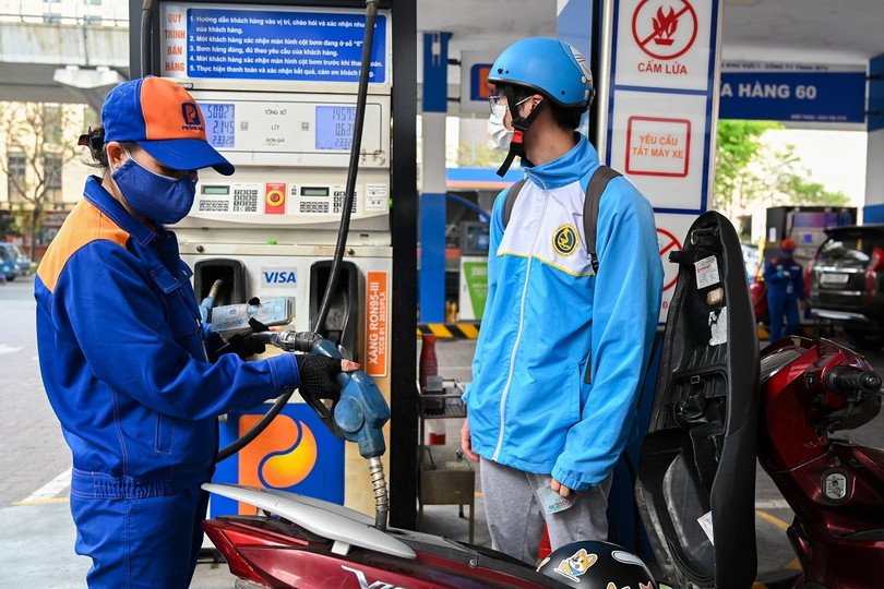 Giá xăng trong nước ngày mai có khả năng tăng mạnh