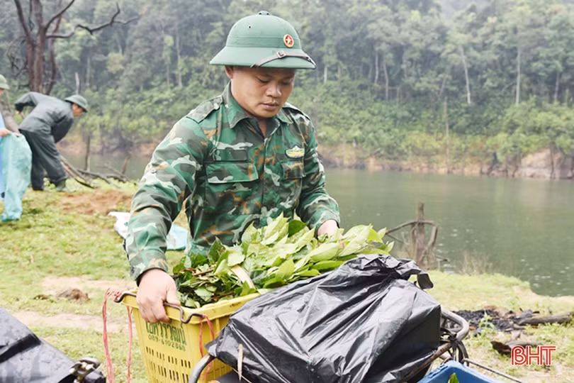 Chuyện người lính tiếp phẩm với hành trình cả trăm cây số mỗi ngày