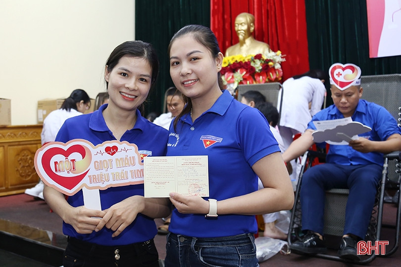 Cán bộ, nhân viên Xăng dầu Hà Tĩnh hiến 66 đơn vị máu tình nguyện