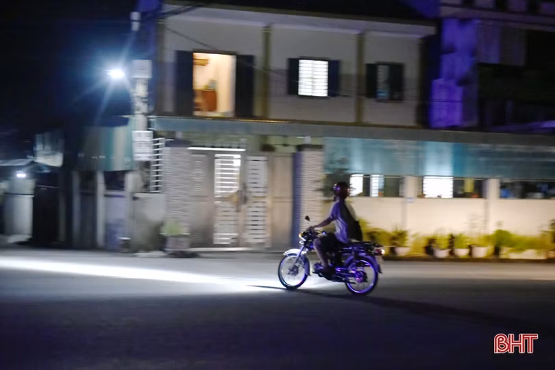 Không có điện chiếu sáng, đường trung tâm thị xã Hồng Lĩnh t iềm ẩn nguy cơ tai nạn giao thông
