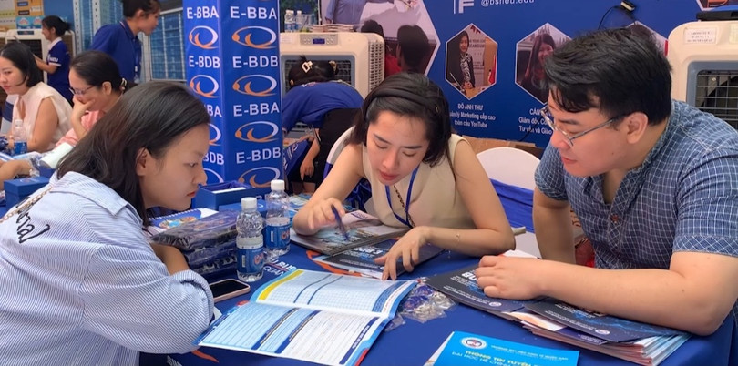 Vì sao gần 300.000 thí sinh bỏ xét tuyển nguyện vọng vào đại học?