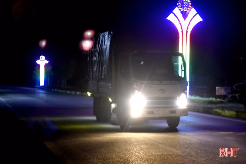 Không có điện chiếu sáng, đường trung tâm thị xã Hồng Lĩnh t iềm ẩn nguy cơ tai nạn giao thông