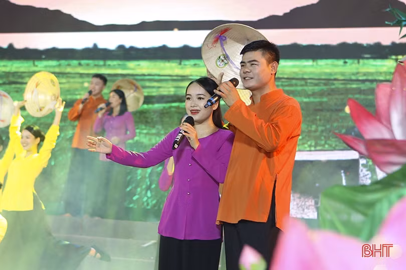 Khai mạc Liên hoan dân ca ví, giặm Nghệ Tĩnh lần thứ V