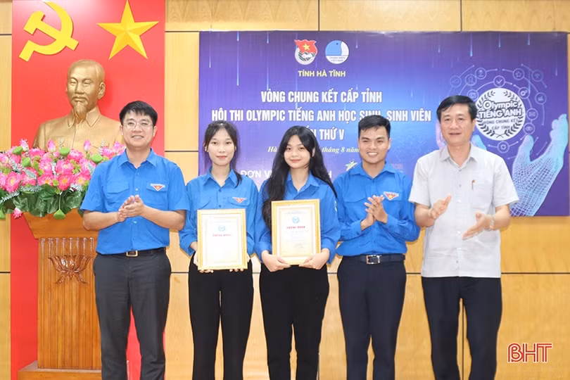 Trao giải Hội thi Olympic Tiếng Anh học sinh, sinh viên lần thứ V