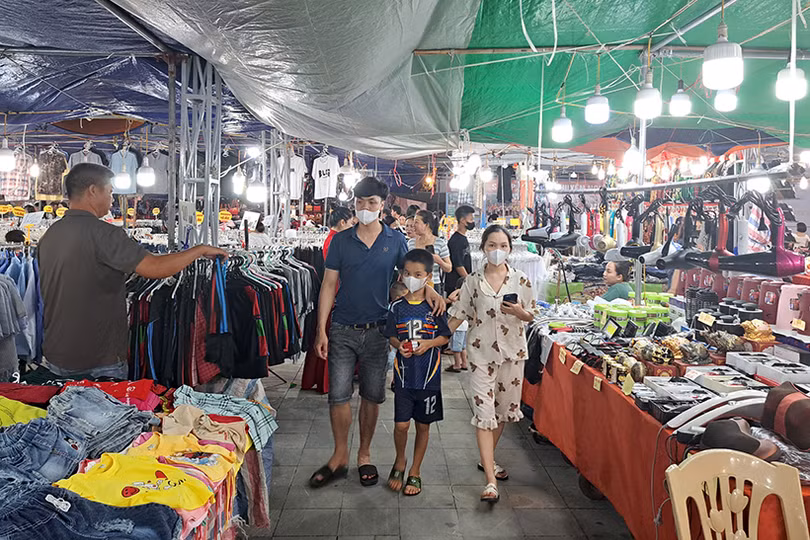 Hơn 80 gian hàng tham gia Hội chợ Thương mại du lịch huyện Nghi Xuân