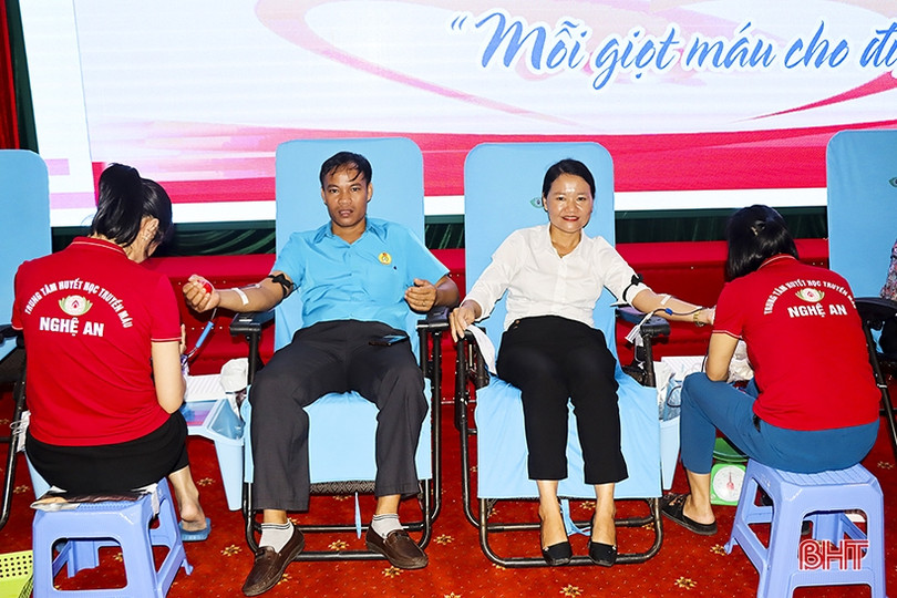 Đức Thọ thu về 300 đơn vị máu trong ngày hội hiến máu tình nguyện