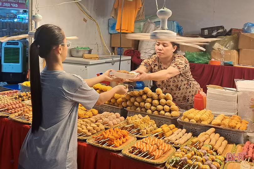 Hơn 80 gian hàng tham gia Hội chợ Thương mại du lịch huyện Nghi Xuân
