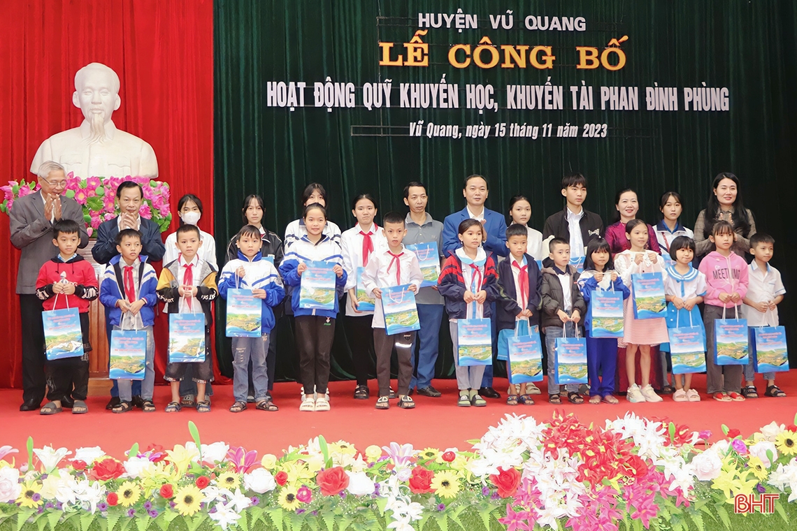 Ra mắt Quỹ khuyến học, khuyến tài Phan Đình Phùng
