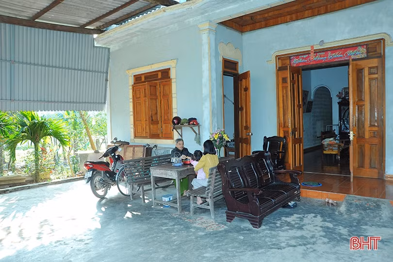 Kiểu kiến trúc độc đáo biến sân thành... phòng khách của người dân Hương Khê