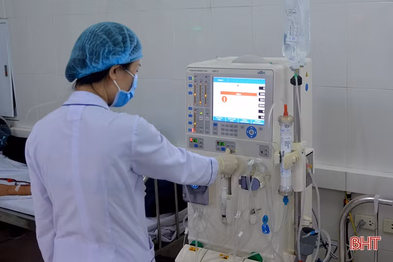 Bệnh nhân chạy thận tại BVĐK Hà Tĩnh trong ngày đầu tiên của năm mới