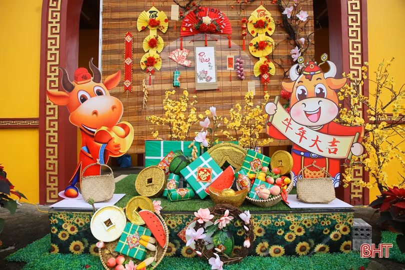 Tràn ngập hương vị tết tại ngôi chùa bên dòng sông Hộ Độ