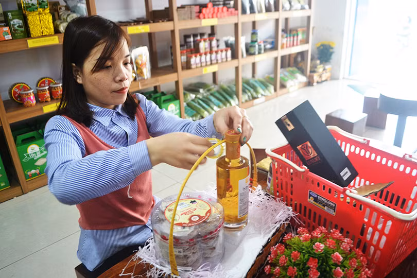 Sản phẩm OCOP Hà Tĩnh vào giỏ quà tết, nhiều mặt hàng cung không đủ cầu
