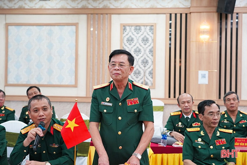 Thiếu tướng Nguyễn Đức Tới - Chủ tịch Hội CCB tỉnh Hà Tĩnh phát biểu tại hội nghị.