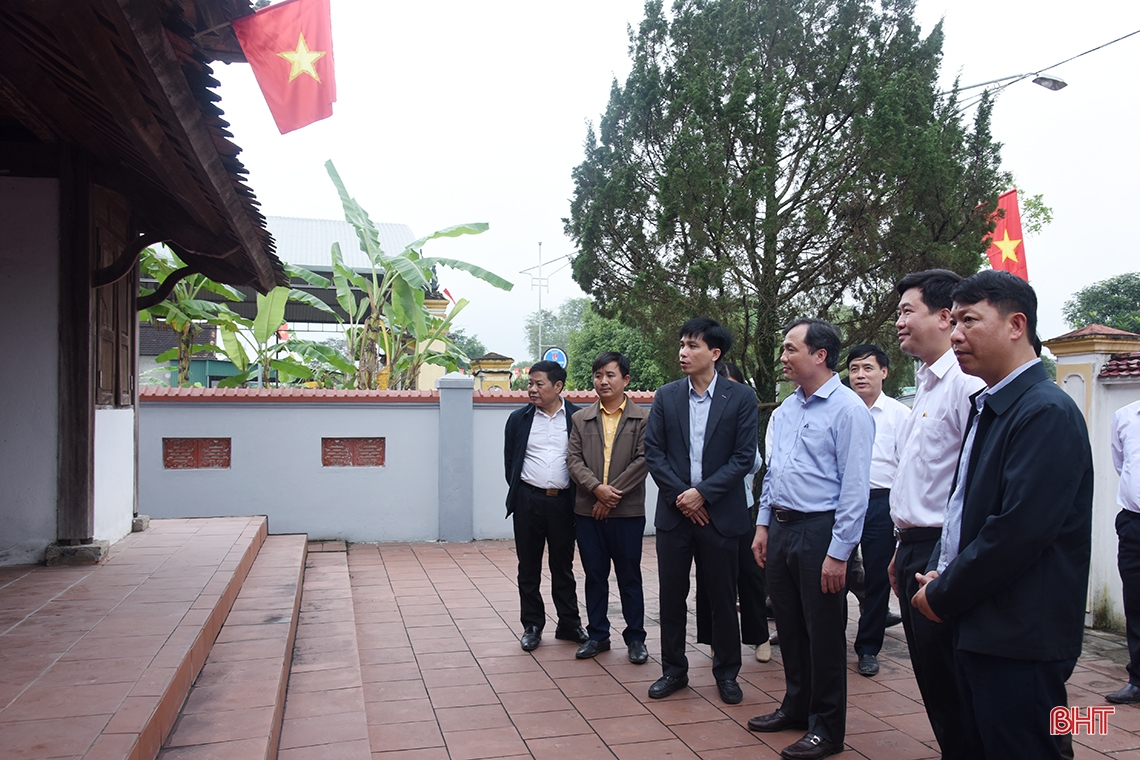 Lãnh đạo tỉnh dâng hương tưởng niệm Bí thư Tỉnh ủy đầu tiên của Hà Tĩnh và các địa chỉ đỏ tại Nghệ An
