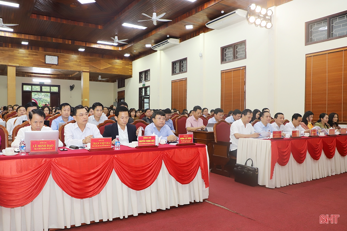 Ngành GD&ĐT Hà Tĩnh tiếp tục nghiên cứu, tham mưu xây dựng dự thảo nghị quyết mới phù hợp thực tiễn