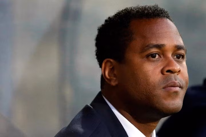 MU bị AS Roma “nẫng tay trên” con trai huyền thoại Kluivert