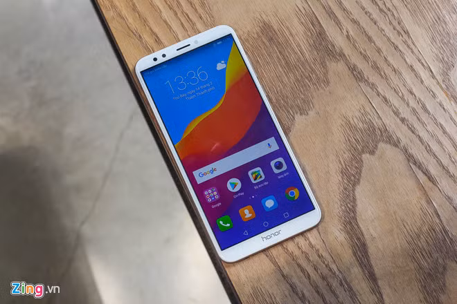 5 smartphone tầm trung giá mềm vừa về Việt Nam