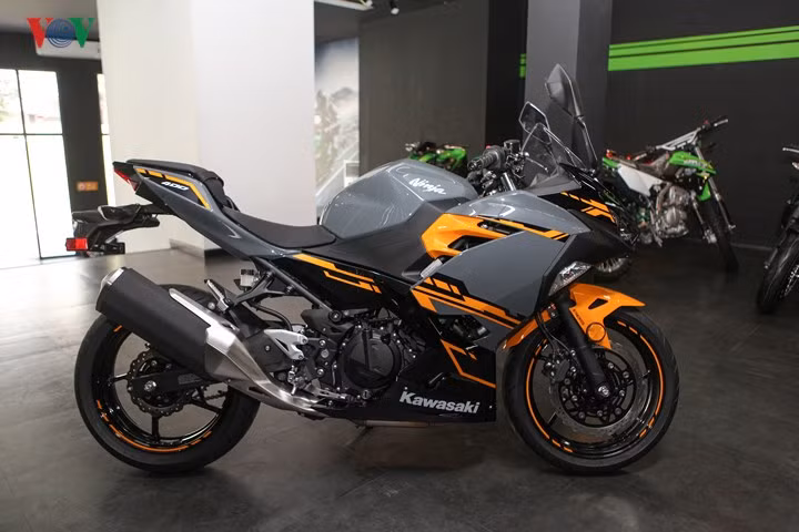 Cận cảnh Kawasaki Ninja 400 ABS 2018 giá 153 triệu đồng