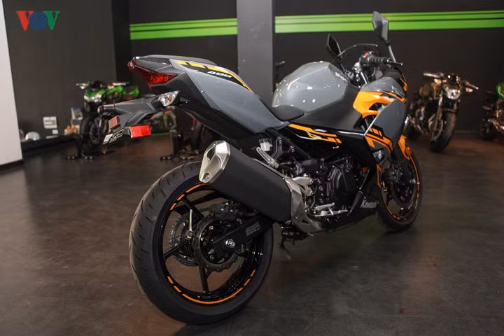 Cận cảnh Kawasaki Ninja 400 ABS 2018 giá 153 triệu đồng