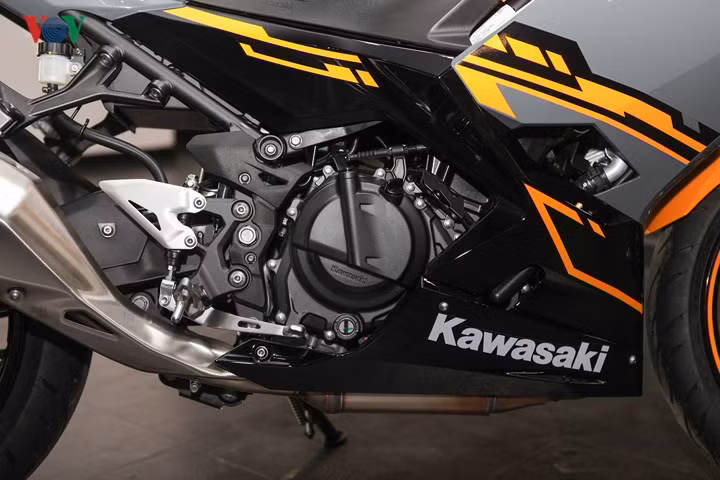 Cận cảnh Kawasaki Ninja 400 ABS 2018 giá 153 triệu đồng