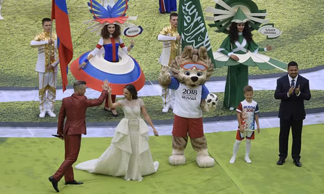 World Cup 2018 khai mạc rực rỡ, ngập tràn không gian âm nhạc