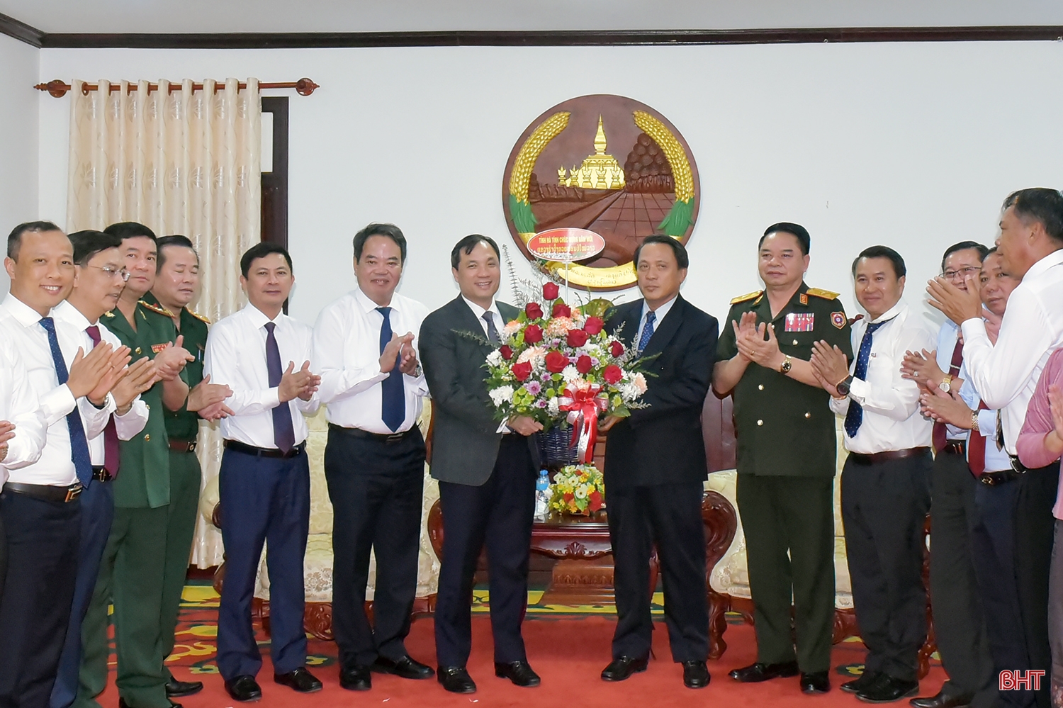 Lãnh đạo Hà Tĩnh chúc tết Bunpimay tỉnh Savannakhet