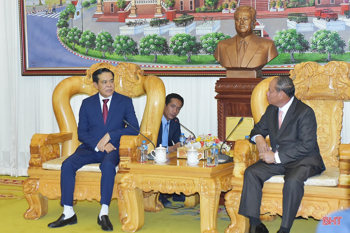 Đoàn công tác tỉnh Hà Tĩnh chào xã giao Phó Thủ tướng kiêm Bộ trưởng Bộ Công an nước CHDCND Lào