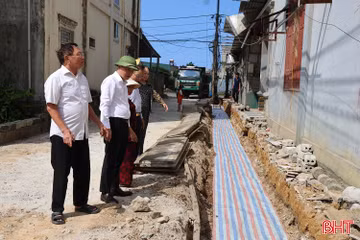 Hà Tĩnh: 35 hộ dân hiến “đất vàng” mở rộng đường