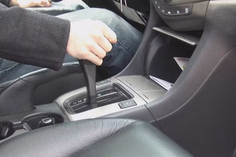 7 thói quen âm thầm phá hỏng chiếc ô tô của bạn