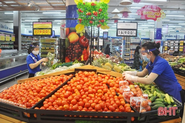 Ngày thứ tư “cách ly xã hội” ở Hà Tĩnh: Siêu thị, chợ dân sinh vẫn đầy ắp hàng, sức mua giảm!