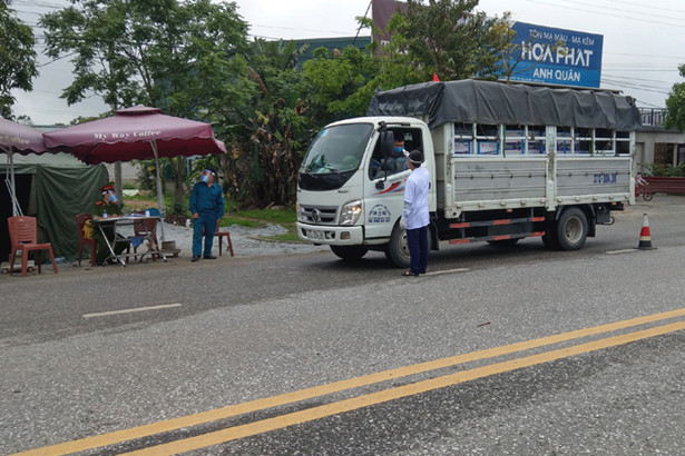 Đức Thọ lập 5 chốt kiểm tra y tế tại các cửa ngõ ra, vào địa bàn