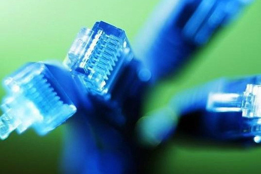 Nhà mạng vừa nói tăng tốc độ, cáp quang AAG lại đứt