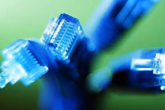 Nhà mạng vừa nói tăng tốc độ, cáp quang AAG lại đứt