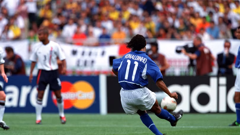 Ronaldinho: Đoạn kết buồn của điệu Samba lạc nhịp